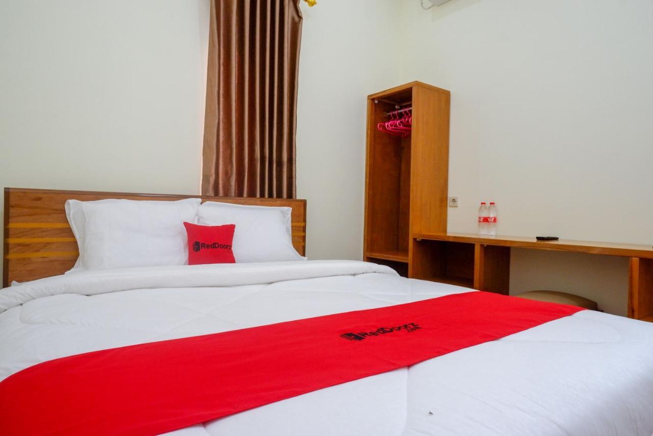 Reddoorz Near Rita Supermall Purwokerto 2 Bagian luar foto