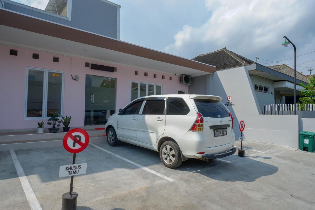 Reddoorz Near Rita Supermall Purwokerto 2 Bagian luar foto